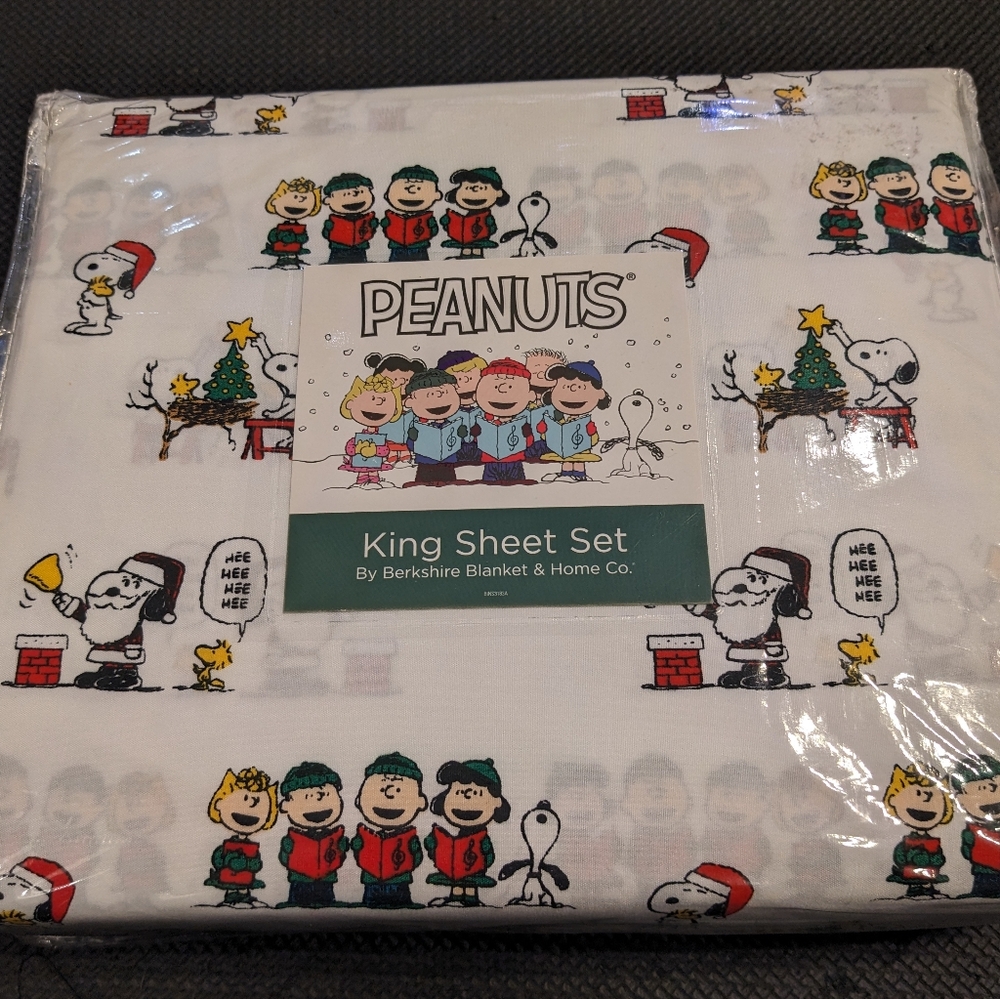 Peanuts Snoopy Christmas Carols Winter King Sheet Set Bedding Charlie Brown